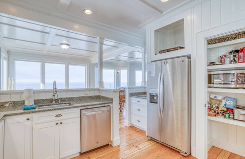 Lincoln Beach House | Ocean Front Retreat in Bella Beach with High-End Amenities