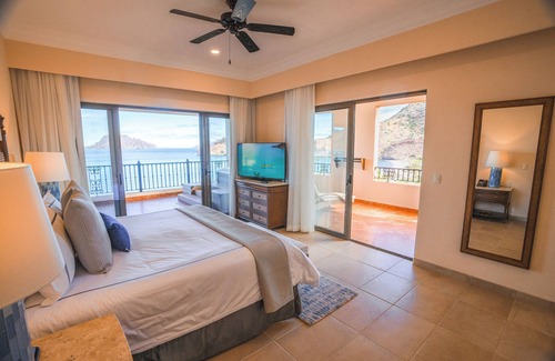 Loreto Resort | Ocean Front Luxury: Rare Xmas Availability at Villa del Palmar, Loreto!