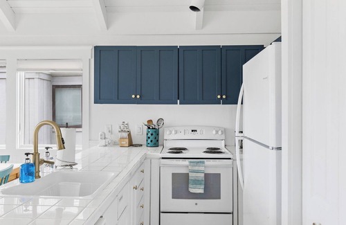 Bald Head Island House | Pet-Friendly Oceanfront Escape with Sunset Views for 8