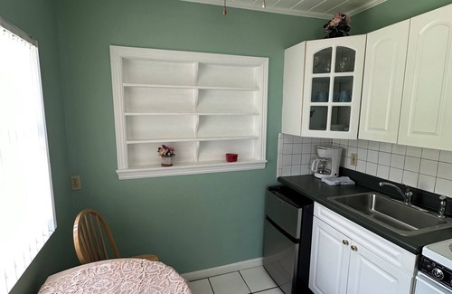 Indialantic Apartment | Seaside Retreat: Family-Friendly Ocean Front Paradise Resort