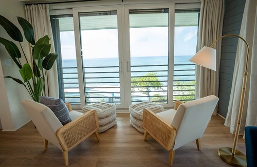 Bolongo Bay Condo | Panoramic Ocean View Penthouse Loft with Spa & Pool Access