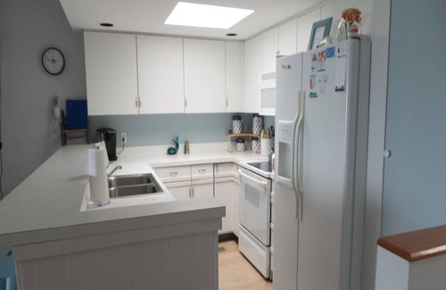 Surf City Condo | Oceanfront Condo with Pool & Beach Access in Ship Bottom