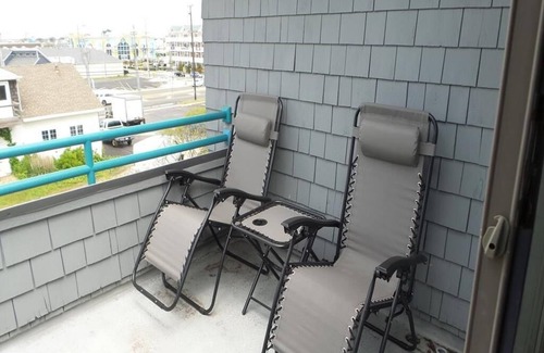 Surf City Condo | Oceanfront Condo with Pool & Beach Access in Ship Bottom