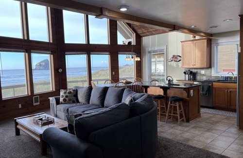 Pacific City House | Oceanfront Retreat with Breathtaking Views - Rated 10/10