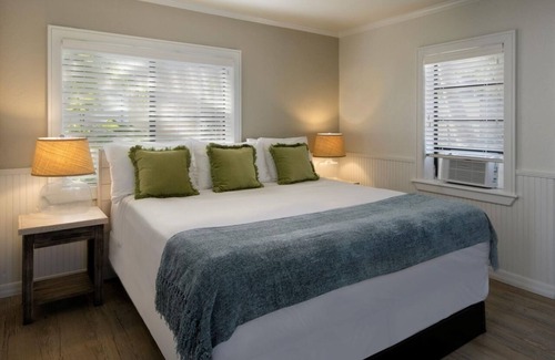 Islamorada Resort | Ocean Front Studio w/Kitchenette, Pool, Free Parking & Pet Friendly