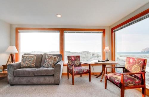 Pacific City House | Ocean Front Sunsets: Family and Pet-Friendly Getaway