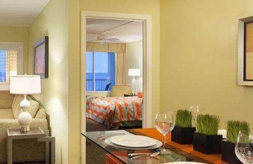Daytona Beach Shores Resort | Oceanfront Two Bedroom Condo with Pool & Hot Tub in Daytona