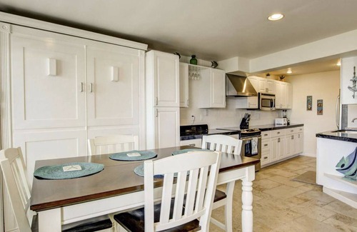 South Mission Beach Condo | Ocean Front View: Perfect Retreat Steps from the Beach!