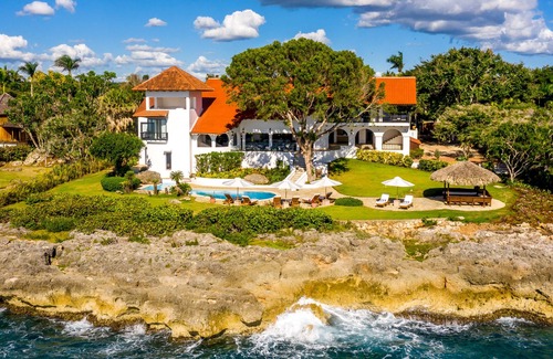 Punta Aguila House | Ocean Front Villa with Private Pool & Top Guest Rating