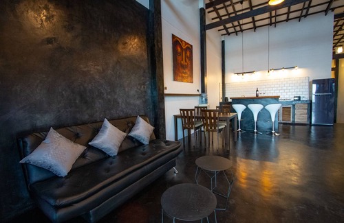 Ko Lanta Old Town House | Oceanfront Villa with Private Infinity Pool & Kid-Friendly Amenities