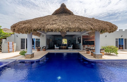 Santa Maria Colotepec Villa | Oceanfront World-Class Villa with Private Pool & Spa