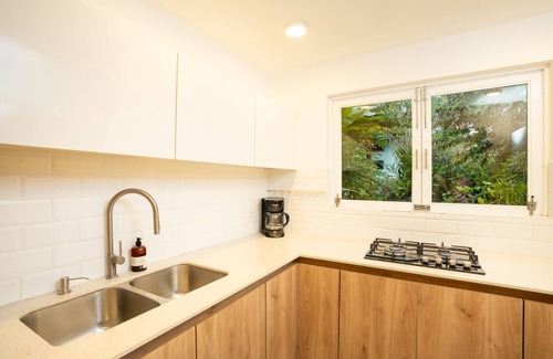 Esterillos House | Ocean Gardens: Private Retreat, Private Pool & BBQ