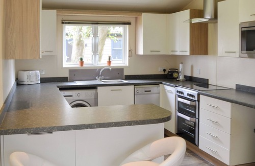 Corton Cottage | Experience Breathtaking Sea Views at Our Oceanfront Retreat