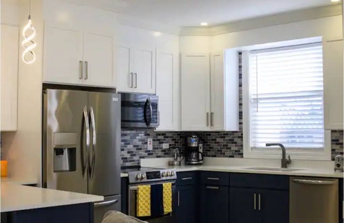 Reading Condo | Ocean Grande: Free Netflix, Coffee & Fast Wifi Await You