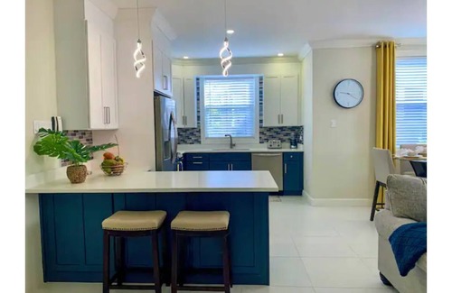 Reading Condo | Ocean Grande: Free Netflix, Coffee & Fast Wifi Await You
