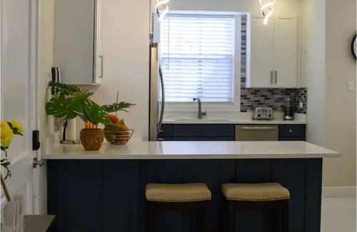 Reading Condo | Ocean Grande: Free Netflix, Coffee & Fast Wifi Await You