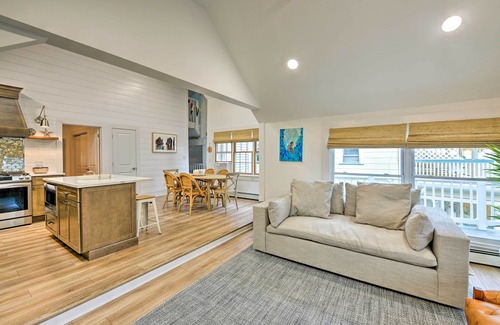 Ocean Grove Apartment | Beachside Retreat: Ocean Grove Apt. with Balcony & Views