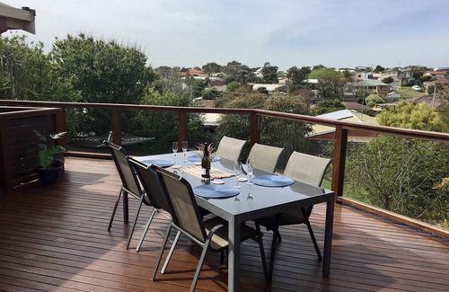 Ocean Grove House | Ocean Grove Holiday House spacious relax large balcony, walk to shops Sleeps 7