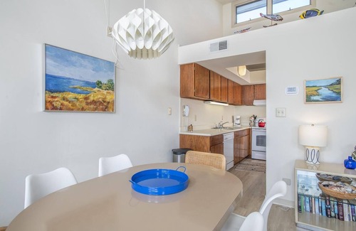 Pine Knoll Shores House | Ocean Grove J2 Condo: Family-Friendly Oceanfront Retreat