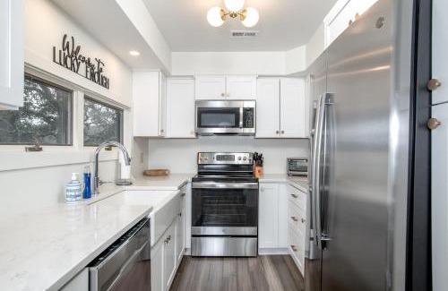 Pine Knoll Shores House | Ocean Grove L1 Condo: Family-Friendly Pool Retreat