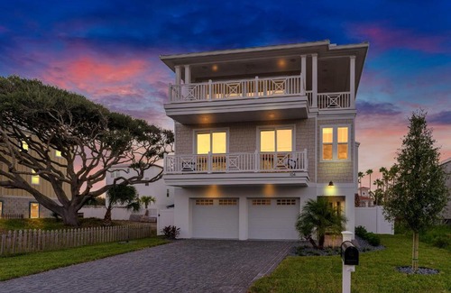St. Augustine Beach House | Ocean Haven: Beachfront Oasis with Heated Pool Access