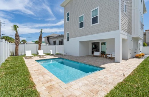 St. Augustine Beach House | Ocean Haven: Beachfront Oasis with Heated Pool Access