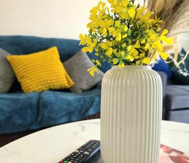 Colchester House | Cozy Ocean Home Stay - Family-Friendly Escape Awaits