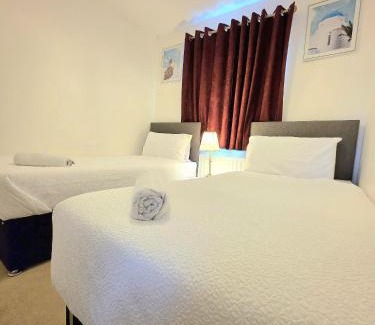 Colchester House | Cozy Ocean Home Stay - Family-Friendly Escape Awaits