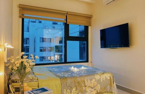 Tu Liem Apartment | Ocean Home: Pet-Friendly Escape with Private Beach Access