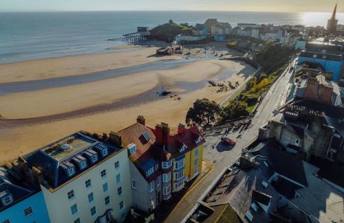 Tenby House | Pet-Friendly Ocean House in Tenby - Rated 10/10 by Guests