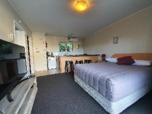 Northcote Hotel | Enjoy Comfort at Ocean Inn Motel - 4 Star with Hot Tub