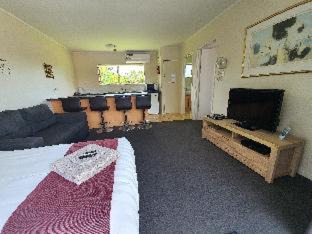 Northcote Hotel | Enjoy Comfort at Ocean Inn Motel - 4 Star with Hot Tub