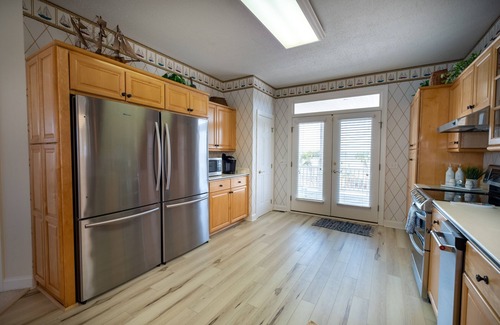 Sunset Beach House | Ocean Isle Beach: Oceanfront Retreat with Pool & Spa