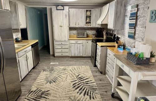 Surfside Beach House | Ocean Lakes, Two Golf Carts, Sleeps 10