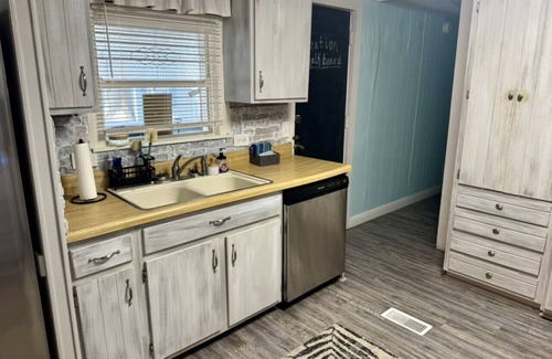 Surfside Beach House | Ocean Lakes, Two Golf Carts, Sleeps 10