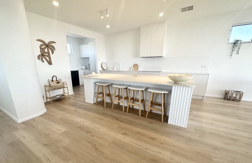 Yorke Peninsula House | Beachfront Bliss at Ocean & Main - Rated 10/10 by Guests