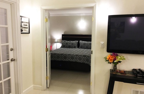 Galt Mile Resort | Ocean Manor: En-Suite Comfort with Pool & Ocean Views