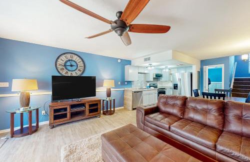 East End House | Eco-Friendly Retreat at Ocean Mile B2 with Pool Access