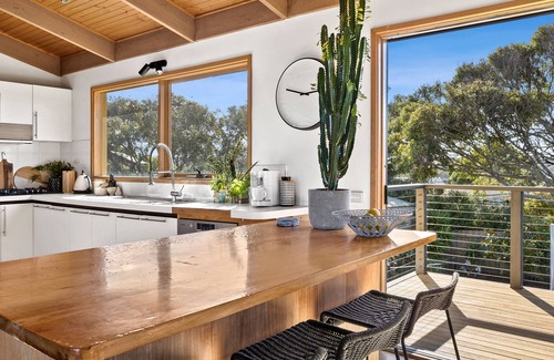 Jan Juc House | Ocean Oasis: Breathtaking Ocean Views & Inviting Pool