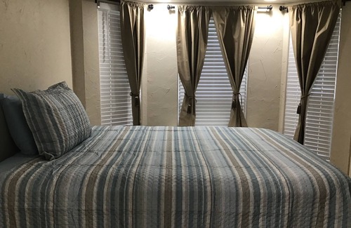 Port Isabel Cabin | Ocean Overlook: Family-Friendly Retreat with Pool & Spa