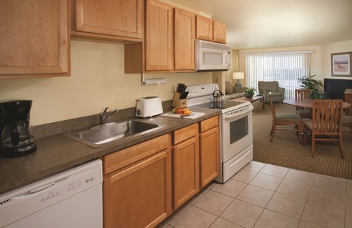 Ocean Park Resort | Cozy Ocean Park Suite: Fireplace, Indoor Pool & BBQ Area