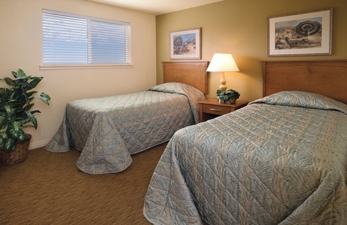 Ocean Park Resort | Cozy Ocean Park Suite: Fireplace, Indoor Pool & BBQ Area