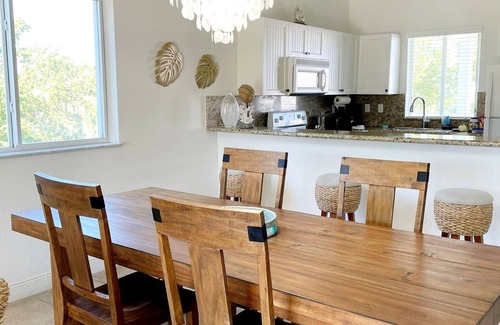 Alice Town Apartment | Ocean Pearl Bimini Bay Condo with Ocean View & Pool Access