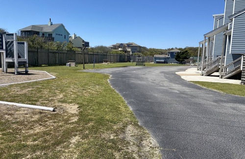 Duck Condo | Ocean Pines Condo: Oceanfront Retreat in Duck, NC