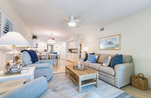 Sanibel Condo | Beachfront Bliss at Ocean's Reach with Dazzling Views