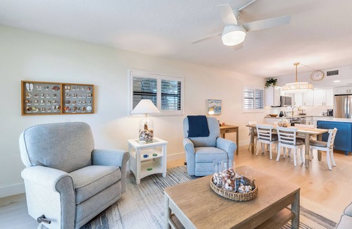 Sanibel Condo | Beachfront Bliss at Ocean's Reach with Dazzling Views