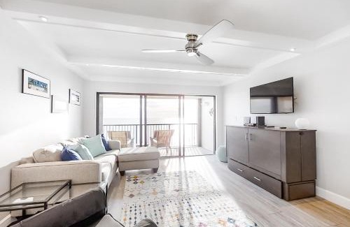 Madeira Beach Hotel | Unforgettable Ocean Sands 1105: Ultimate Beachfront Retreat