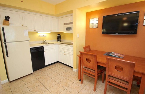 Northeast Virginia Beach Resort | Ocean Sands Resort: Oceanfront Suite with Balcony Awaits