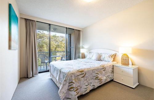 Nelson Bay Apartment | Scenic Waterfront Retreat at Ocean Shores with WiFi