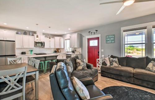 Ocean Shores House | Relaxing Ocean Shores Getaway with Hot Tub and Fireplace